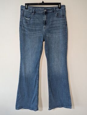 16 Old Navy Medium Wash High Rise Wow Flare Jeans